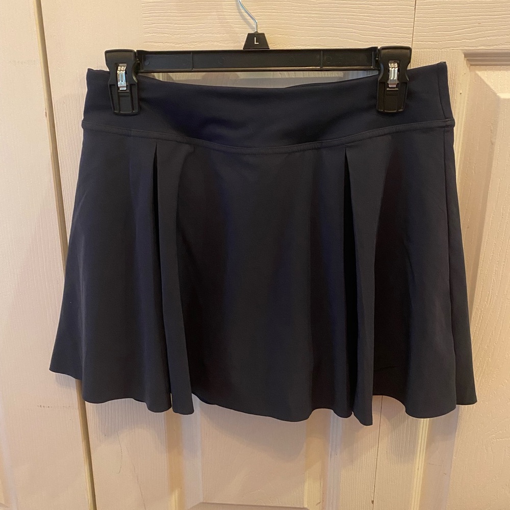 Nike Women's Navy Skort Size Medium